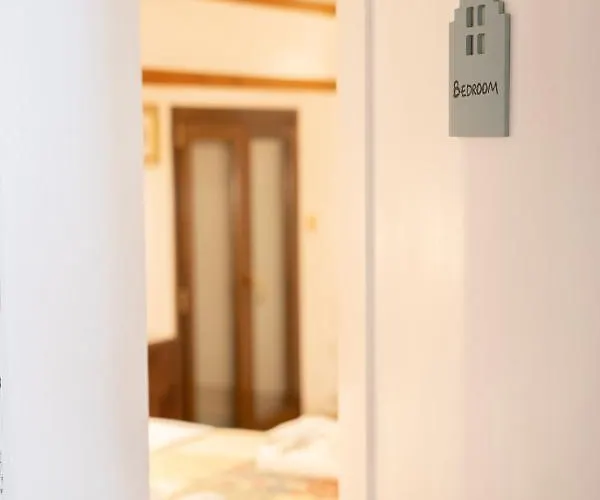 San Giovenale Apartment *